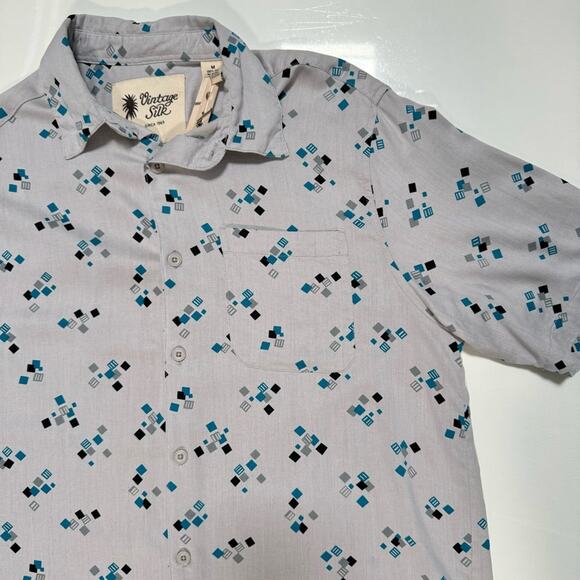 Men’s Silk Vintage Medium Button up shirt. - Picture 2 of 10